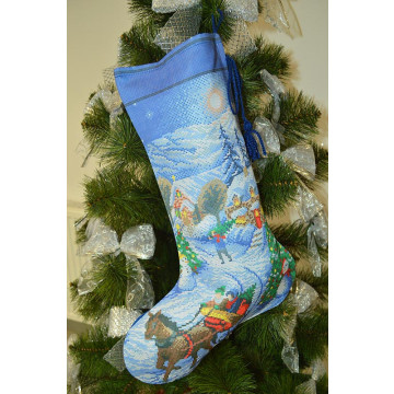 Набір для вишивки бісером Барвиста Вишиванка Пошитий новорічний чобіток Напередодні свята 31х49 (ТР165аБ3149k)
